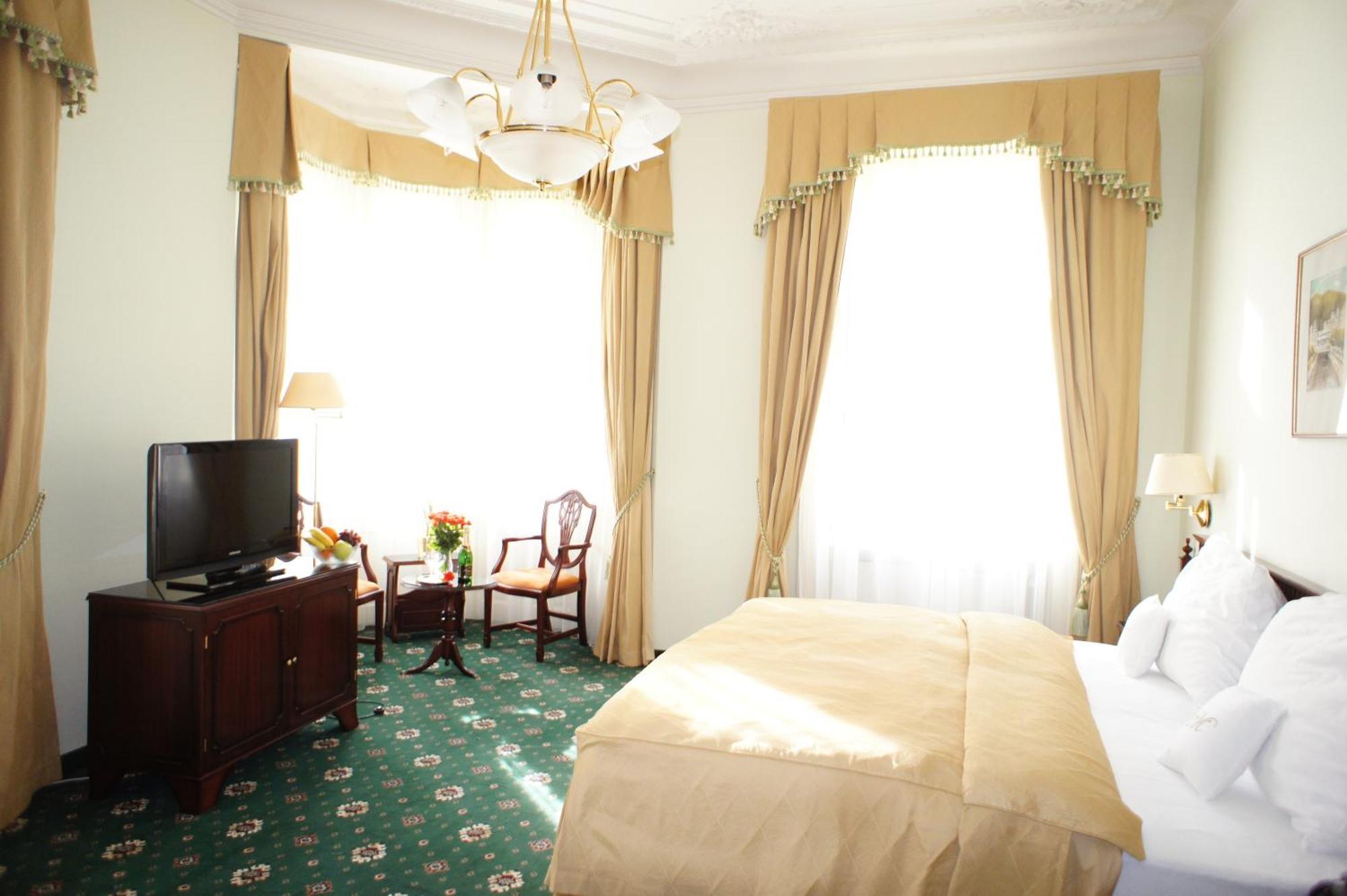 Hotel Mignon Karlovy Vary Exterior photo